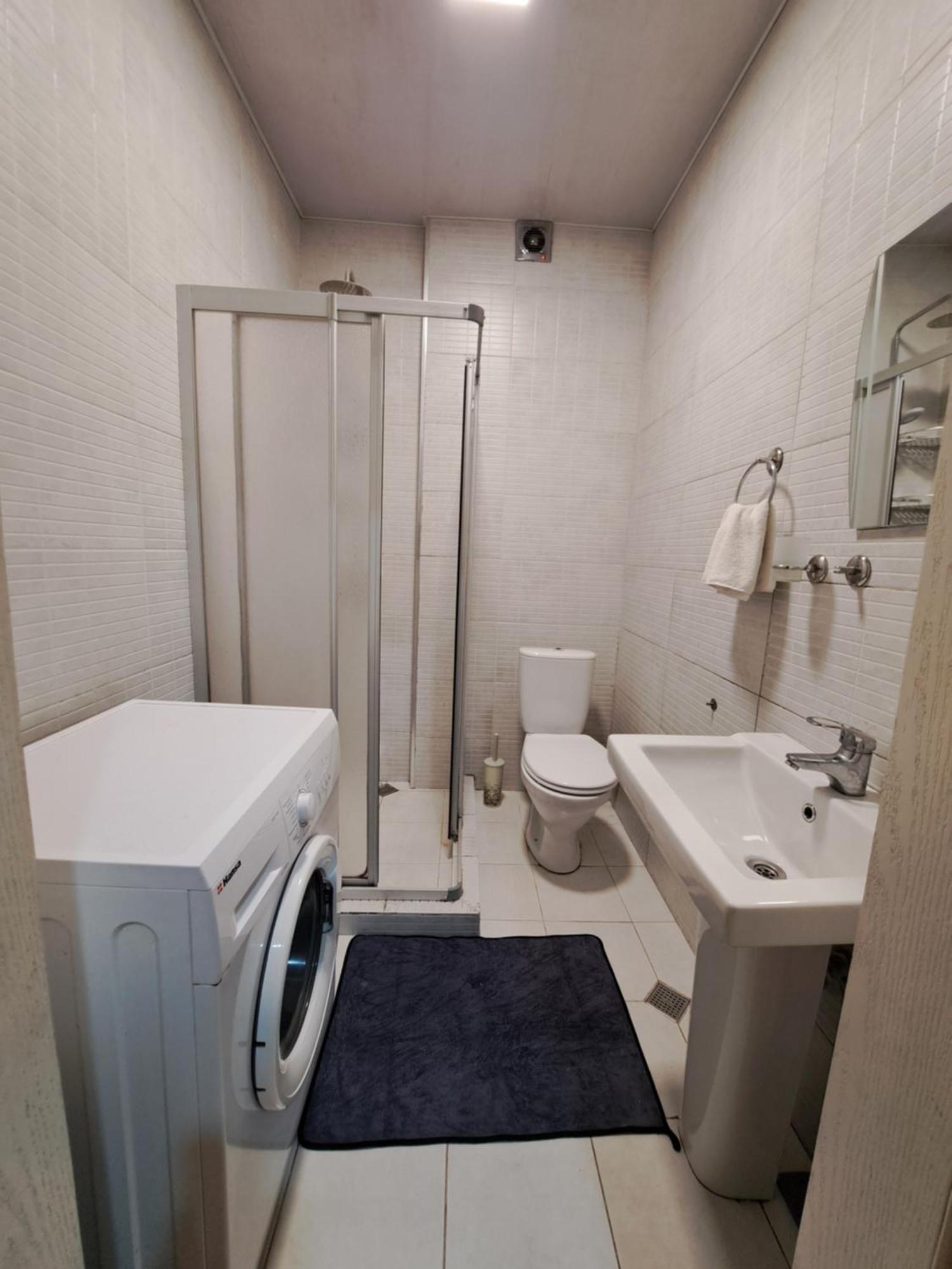 Karvi Hostel & Suites Batoemi Buitenkant foto