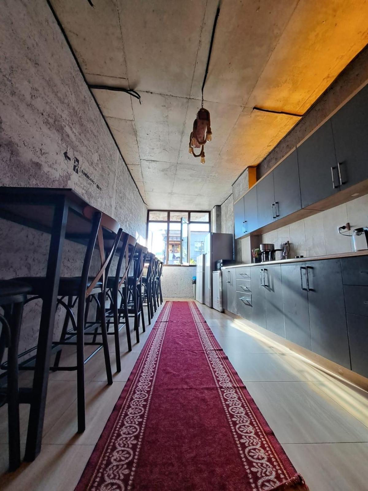 Karvi Hostel & Suites Batoemi Buitenkant foto